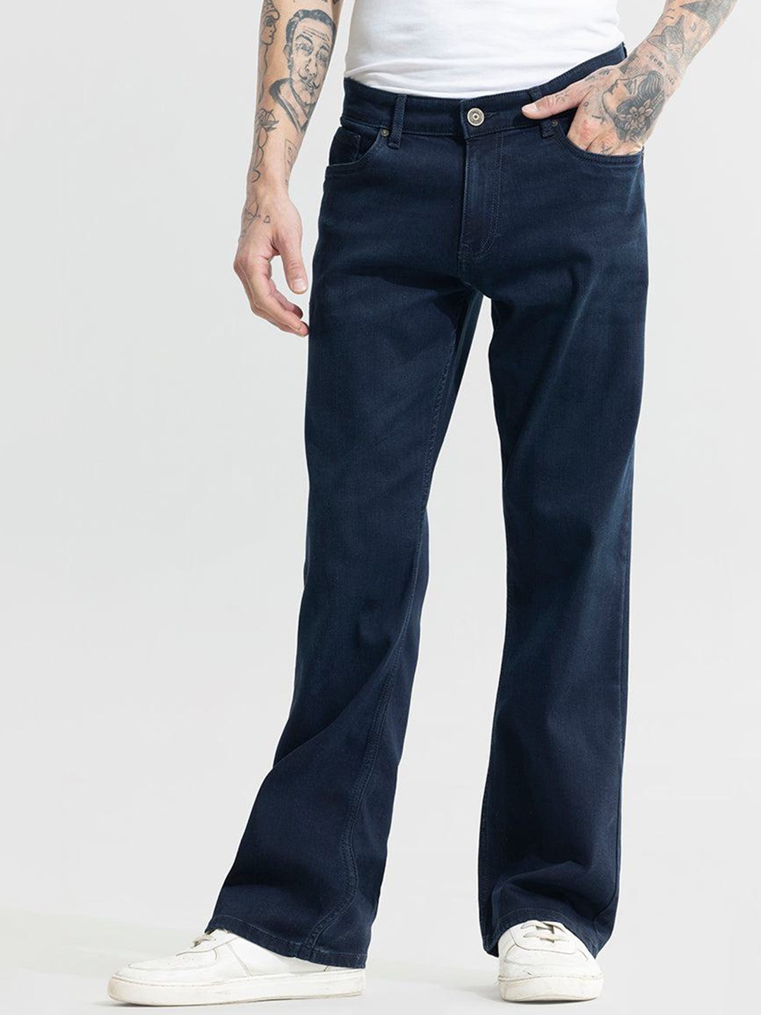 

Snitch Men Blue Bootcut Clean Look Stretchable Jeans