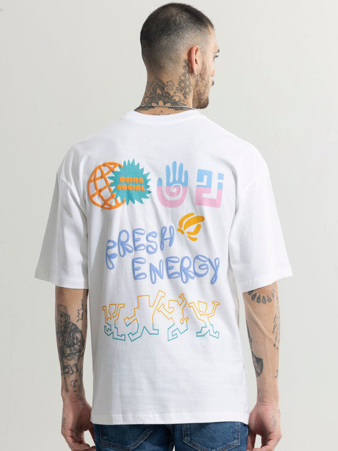 

Snitch White Graphic Printed Drop-Shoulder Sleeves Oversized T-shirt