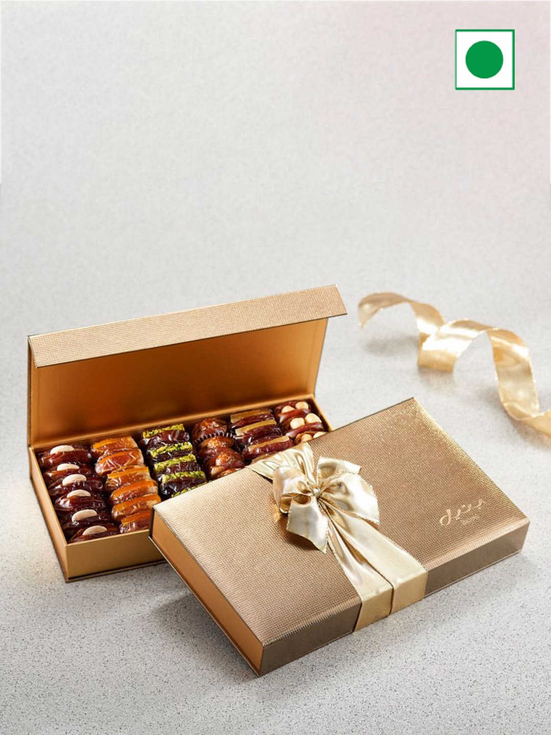 

Bateel Midas Rectangle Medium with Assorted Filled Dates 660 gm, Brown