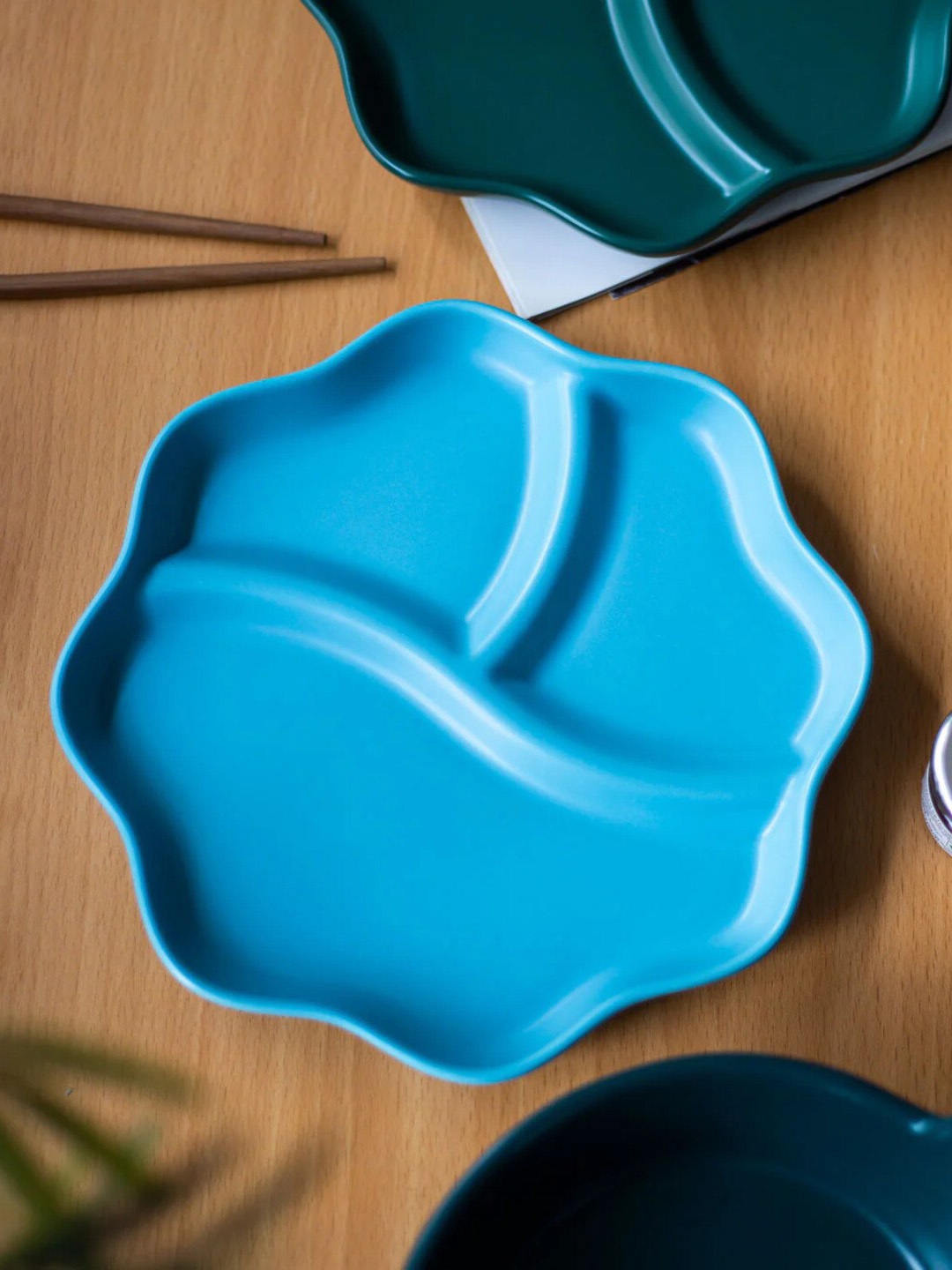 

THEDECORKART Blue Ceramic Easy to Clean Food Platter