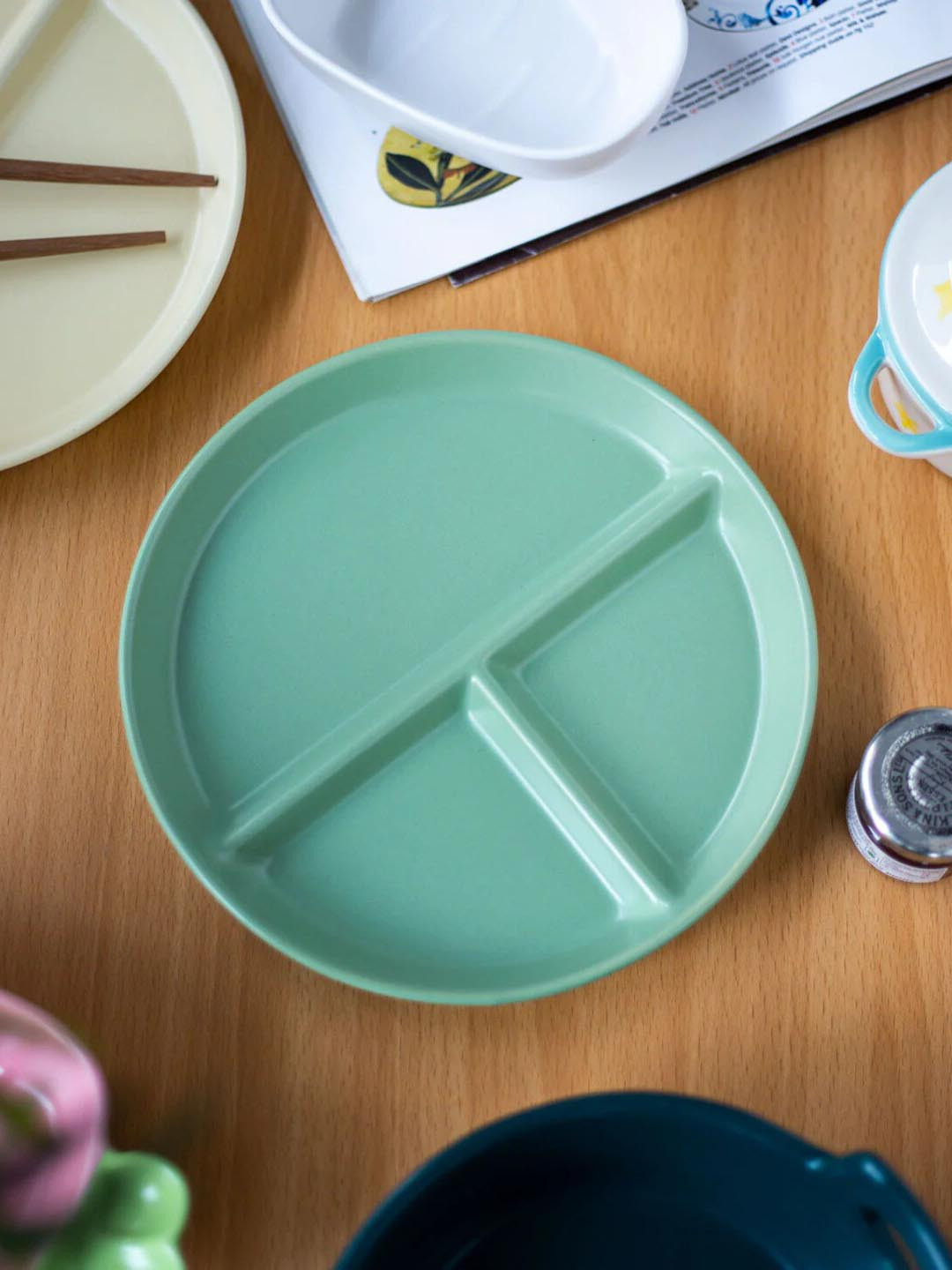 

THEDECORKART Green Ceramic Easy to Clean Food Platter