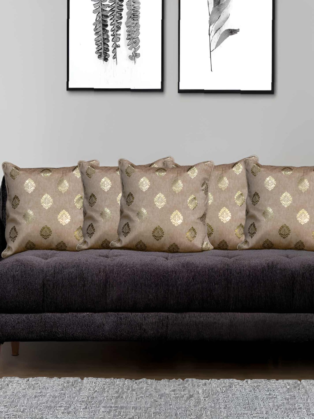 

CASA-NEST Gold-Toned Velvet Square Cushion Cover