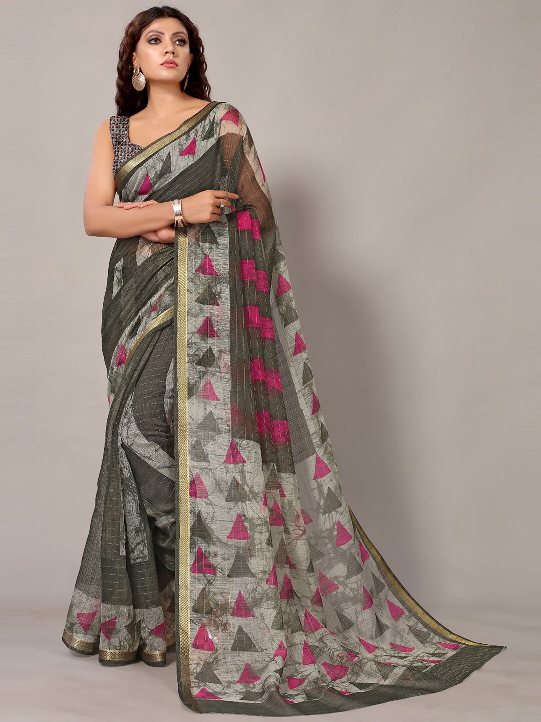 

KALINI Geometric Printed Zari Saree, Green