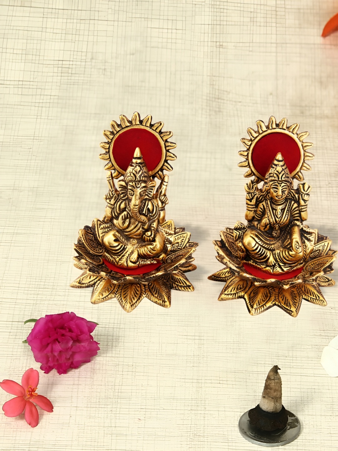 

HANDICRAFTS PARADISE Red & Gold-Toned 2 Pieces Metal Lakshmi Ganesh Idol Showpieces