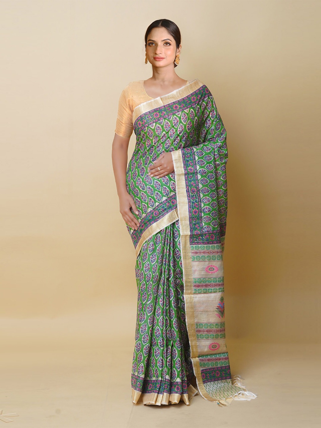 

Unnati Silks Ethnic Motifs Printed Pure Silk Handloom Tussar Saree, Green