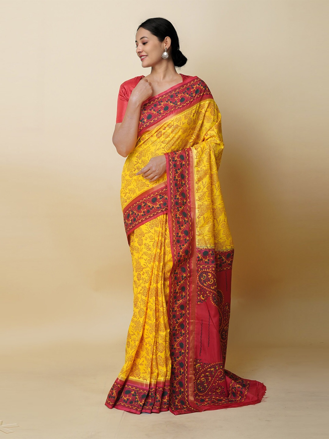 

Unnati Silks Ethnic Motifs Printed Block Print Saree, Yellow