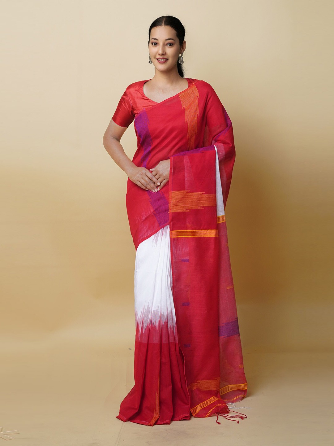 

Unnati Silks Woven Design Handloom Jamdani Saree, White