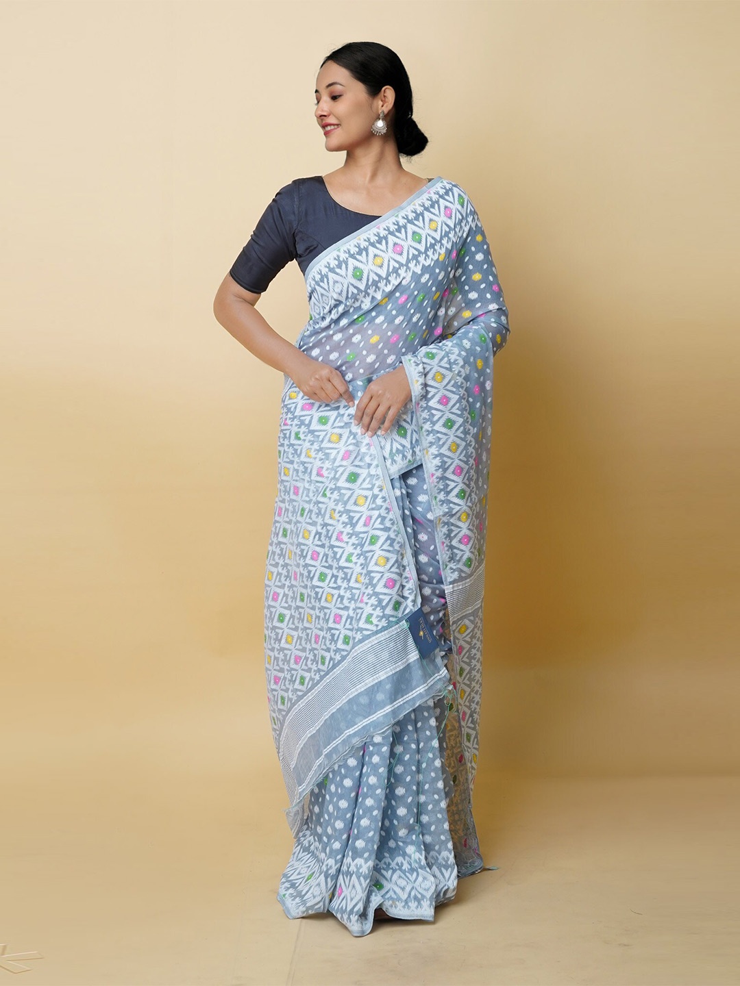 

Unnati Silks Floral Printed Jamdani Saree, Grey