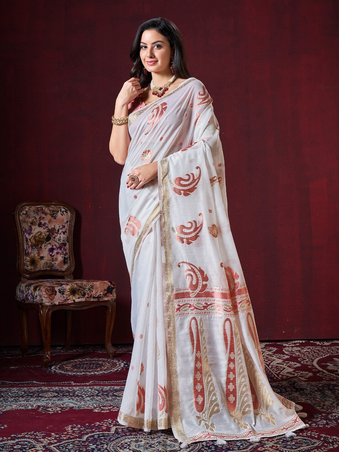 

Mitera Off White Ethnic Motifs Woven Design Zari Banarasi Saree