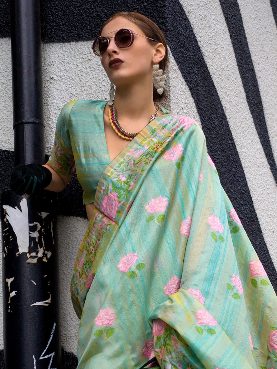 

Mitera Sea Green Floral Woven Design Banarasi Saree