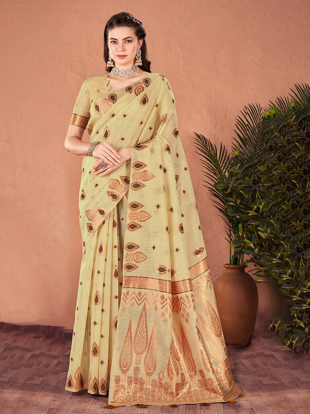 

Mitera Yellow Ethnic Motifs Woven Design Silk Cotton Banarasi Saree