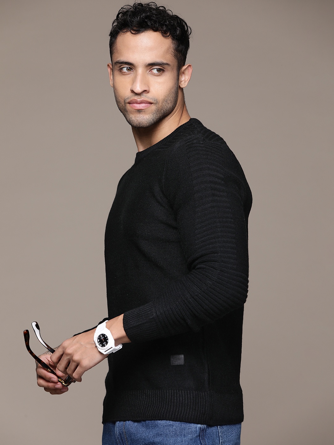 

Roadster Men Solid Pullover, Navy blue