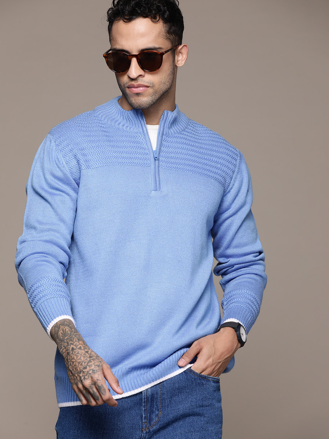 

Roadster Men Chevron Pullover, Blue