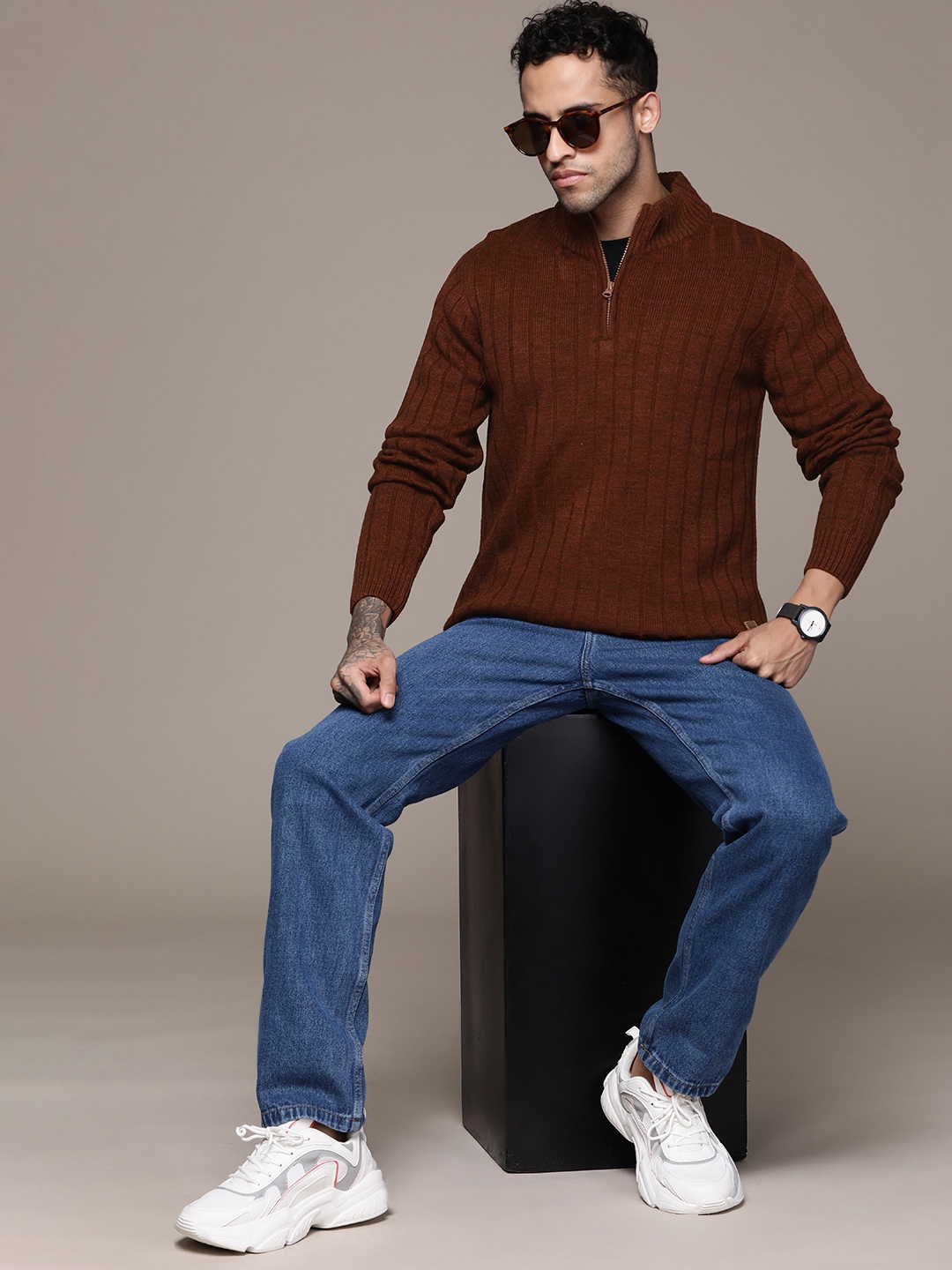

Roadster Men Striped Pullover Sweater, Brown