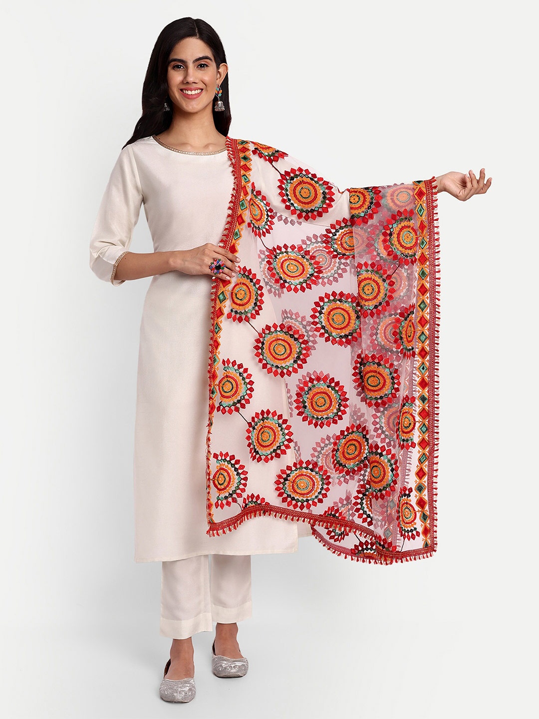 

CANIZZARO Ethnic Motifs Embroidered Phulkari Dupatta, White