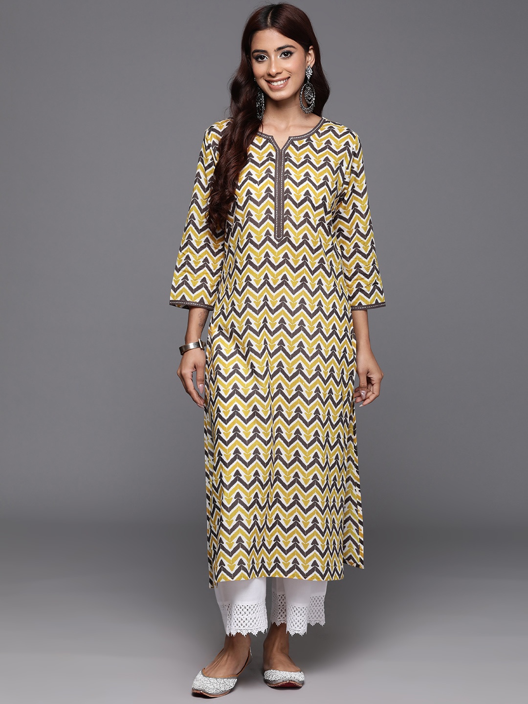 

Varanga Women Chevron Printed Kurta, Yellow