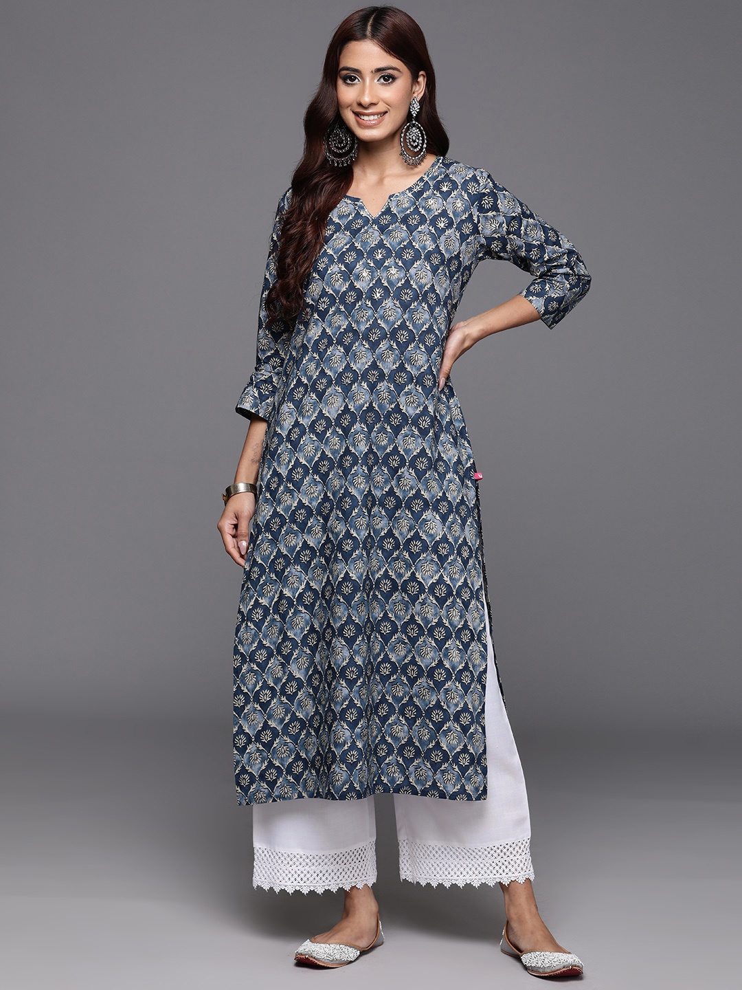

Varanga Women Floral Printed Thread Work Indigo Kurta, Blue