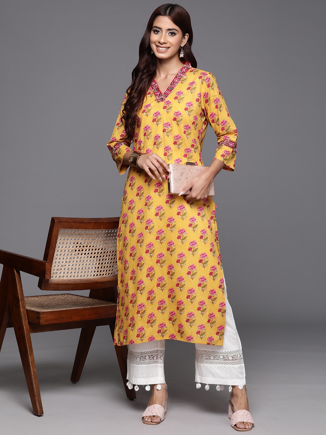 

Varanga Women Floral Embroidered Thread Work Kurta, Yellow