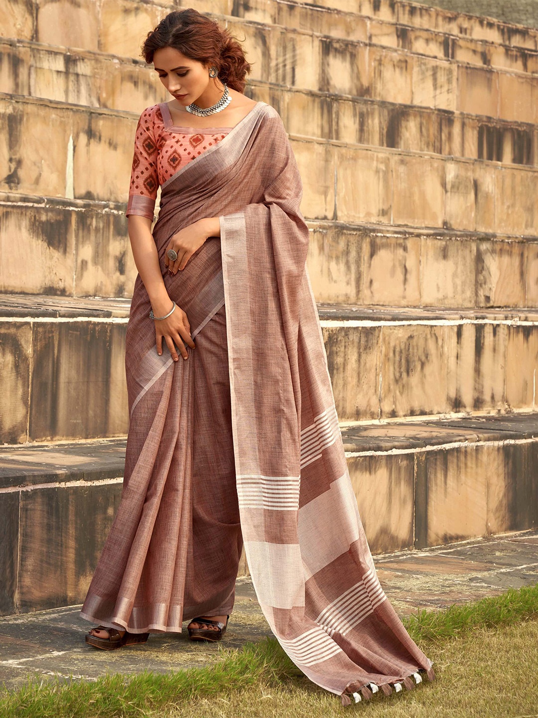 

Stylefables Zari Pure Linen Saree, Coral