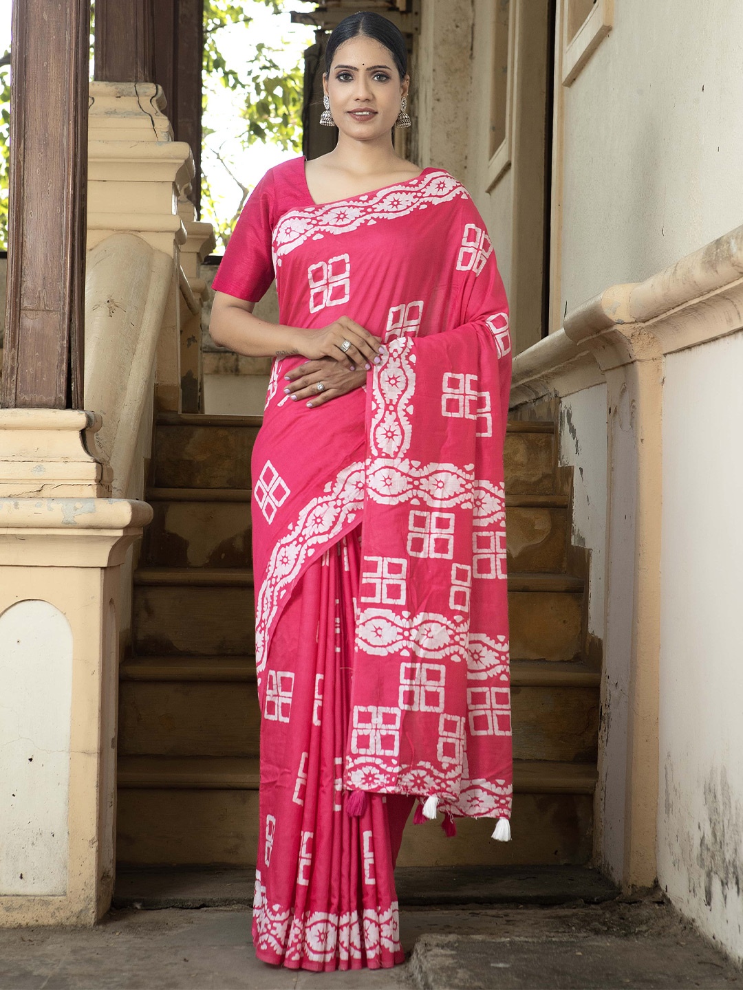 

Stylefables Geometric Printed Pure Cotton Saree, Pink