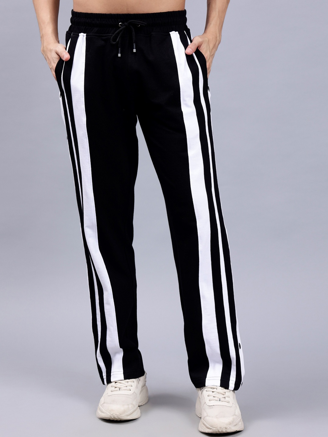 

WEARDUDS Men Mid-Rise Pure Cotton Relaxed-Fit Track Pants, Black