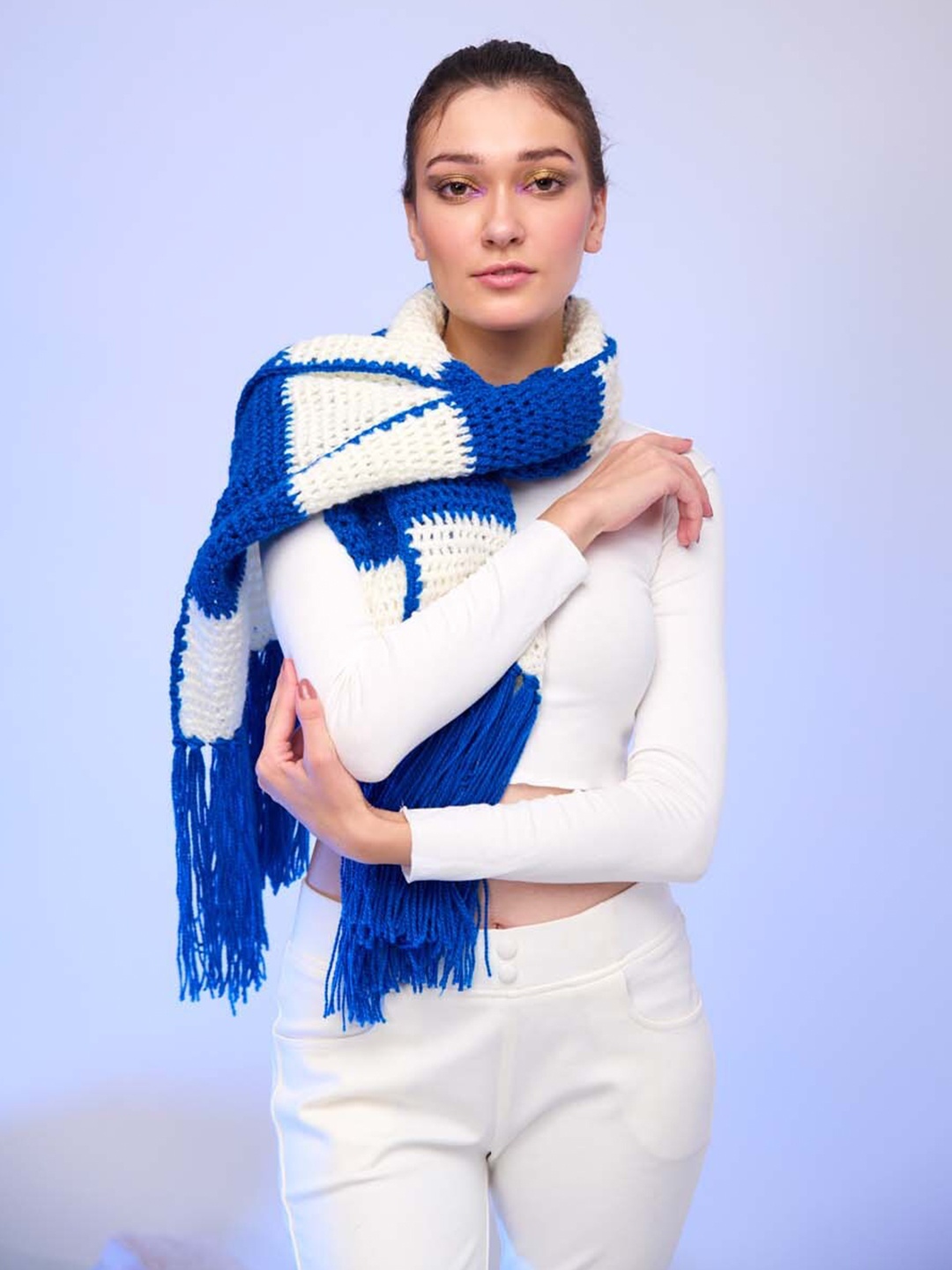

Zanaash Colourblocked Woollen Scarf, White