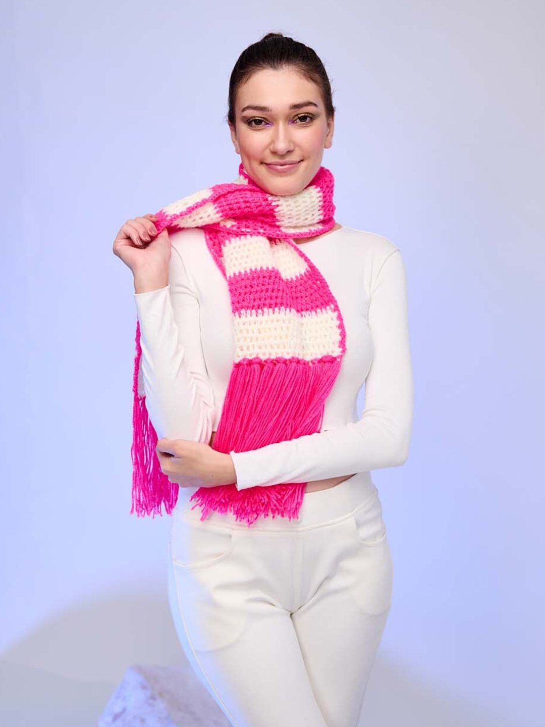 

Zanaash Colourblocked Wool Scarves, Pink