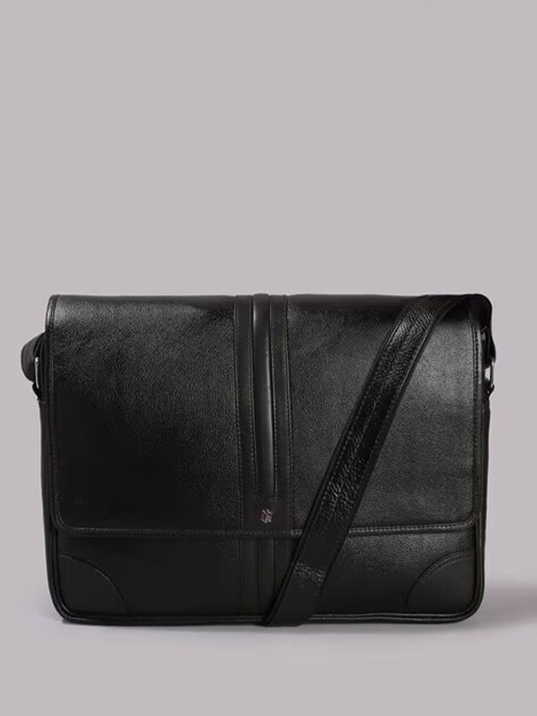 

Tortoise Unisex Black Leather Up to 15 inch Laptop Bag