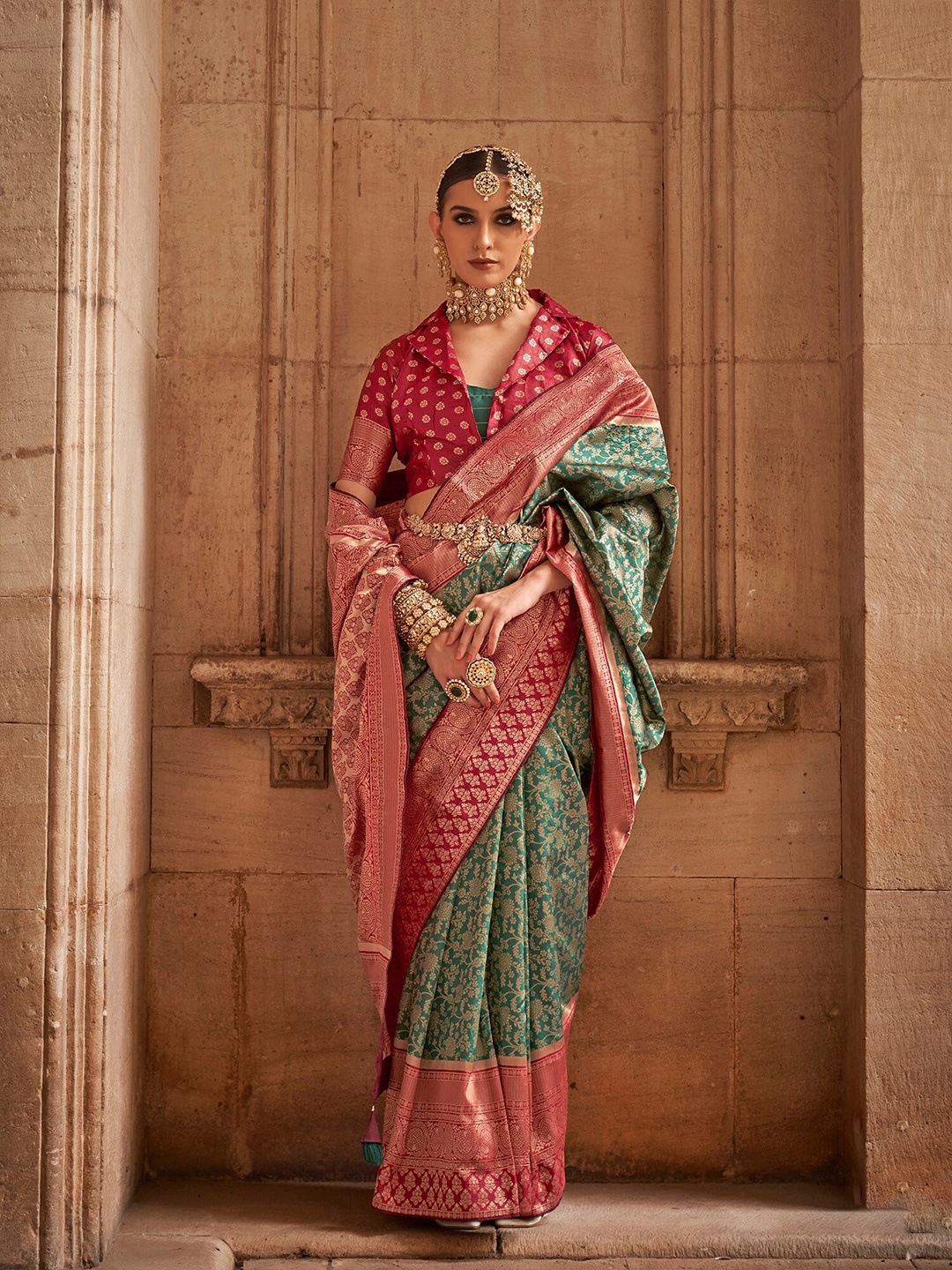 

elora Floral Banarasi Zari Saree, Green