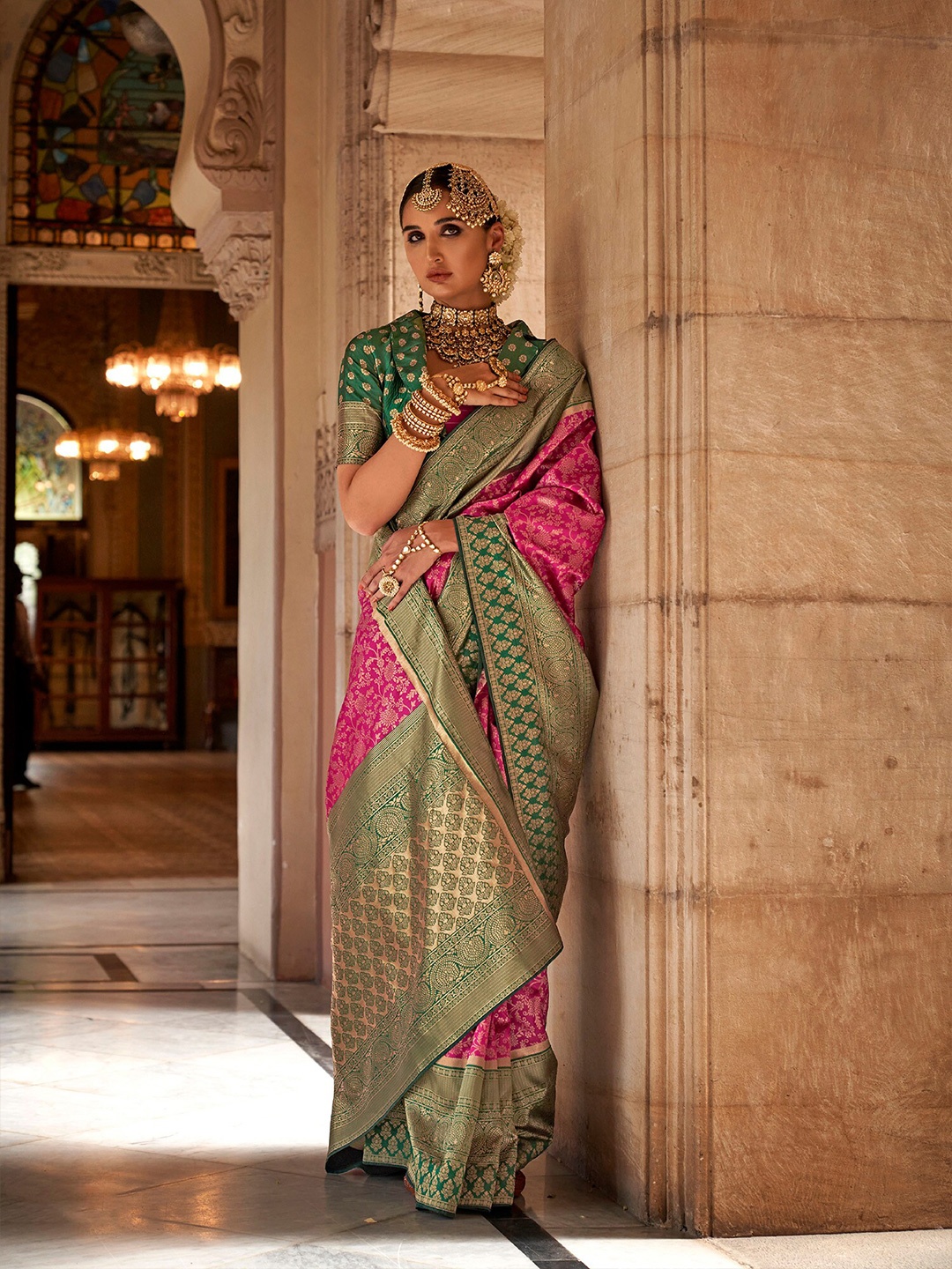 

elora Floral Design Banarasi Zari Saree, Pink
