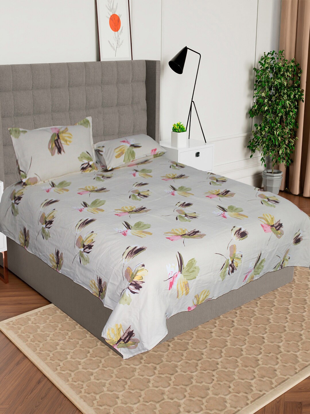 

AVI Beige Geometric 180 TC King Bedsheet with 2 Pillow Covers