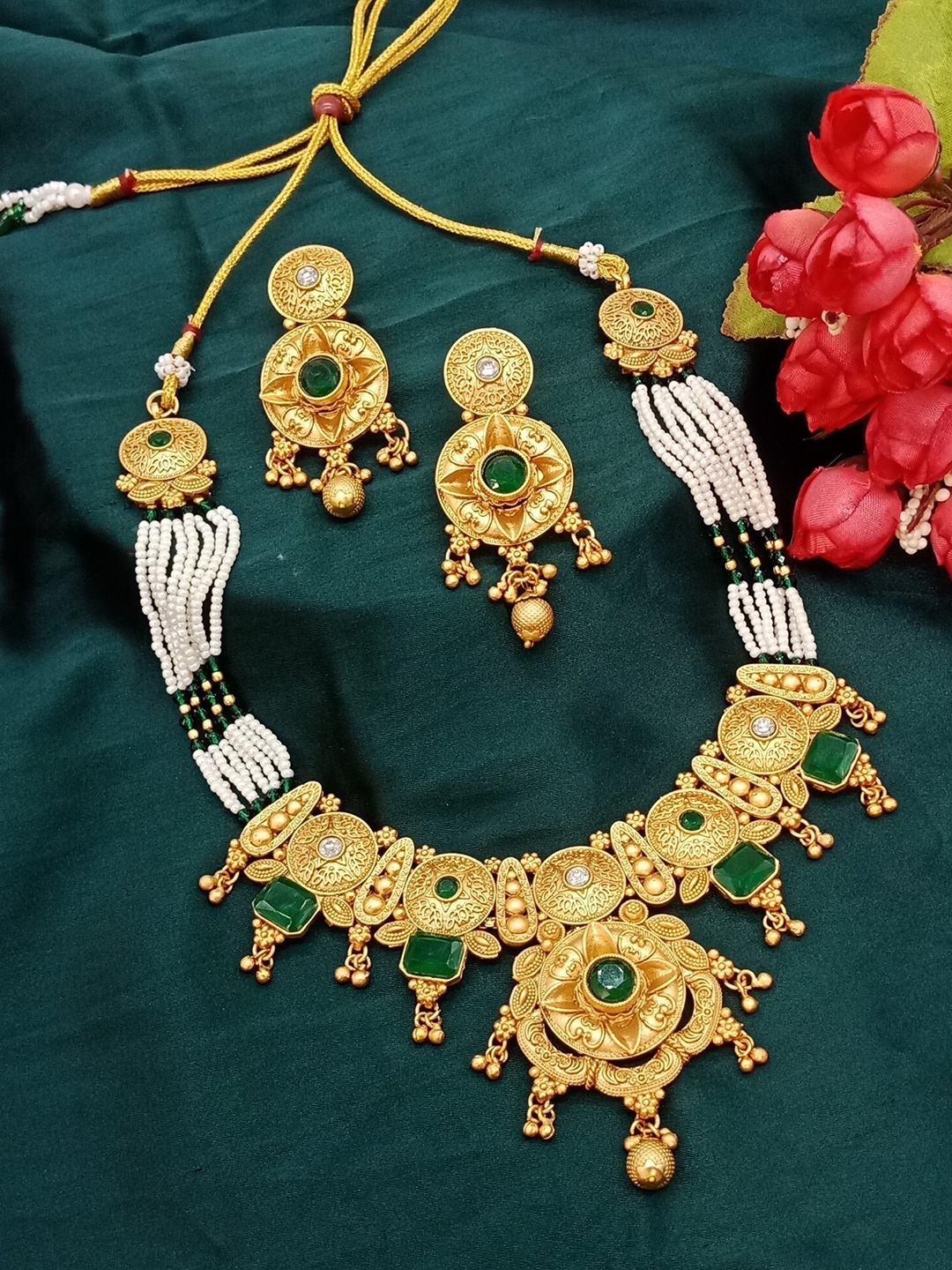 

AASHISH IMITATION Gold-Plated Jewellery Set