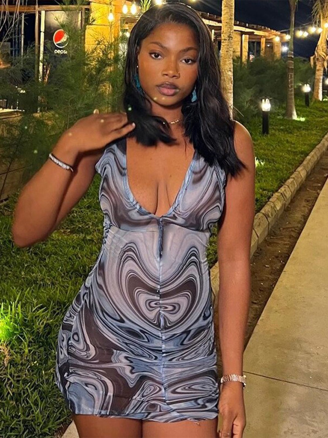 

StyleCast Blue Abstract Printed V-Neck Sleeveless Bodycon Mini Dress