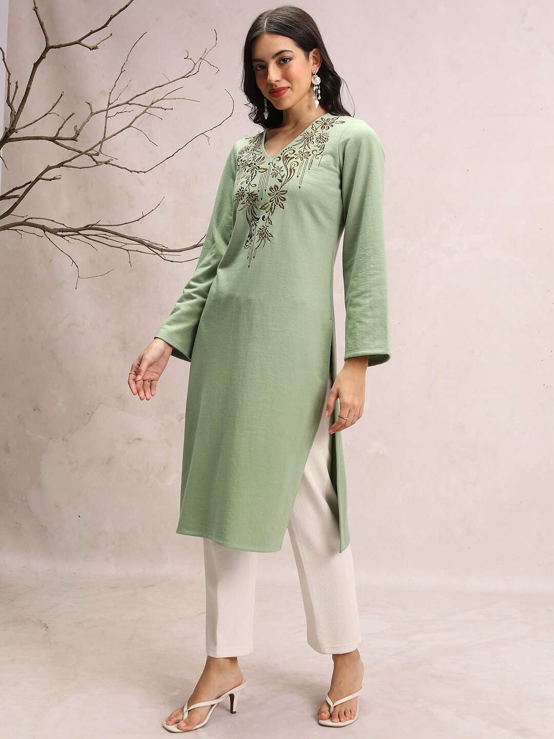 

Vishudh Winter Floral Embroidered V-Neck Straight Kurta, Green