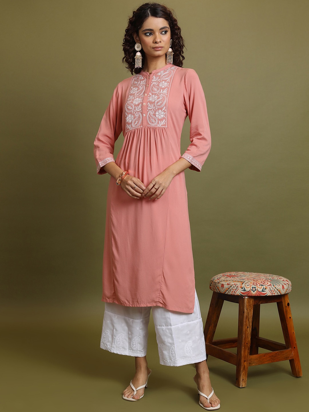 

Vishudh Ethnic Motifs Yoke Design Thread Work Mandarin Collar Straight Kurta, Peach