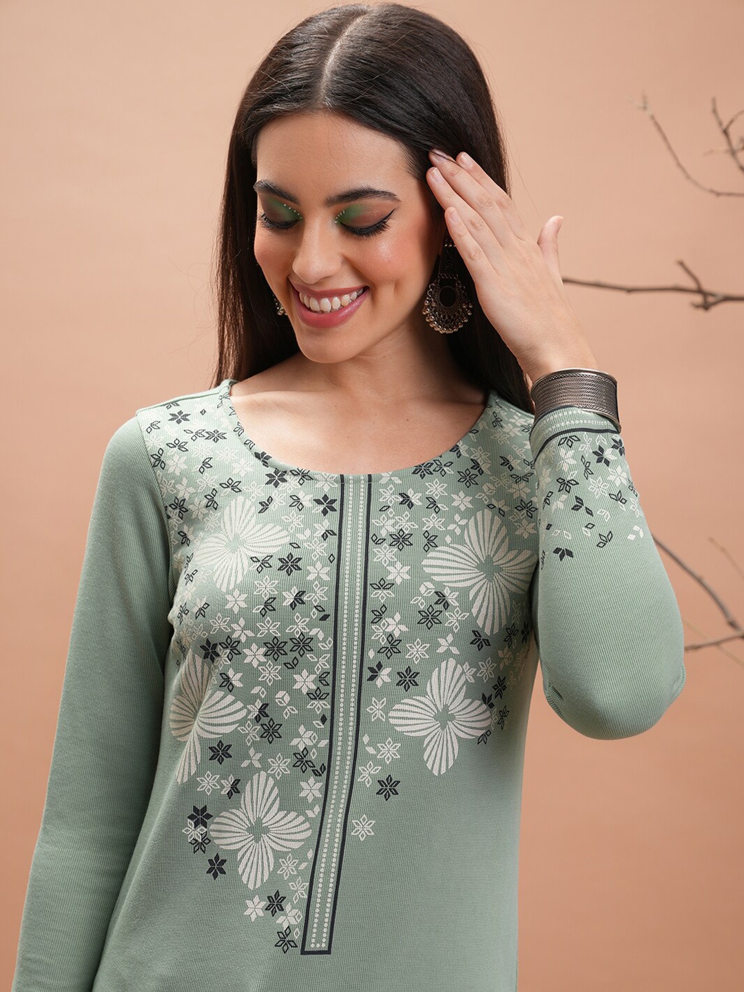 

Vishudh Floral Printed Winter Straight Kurta, Green