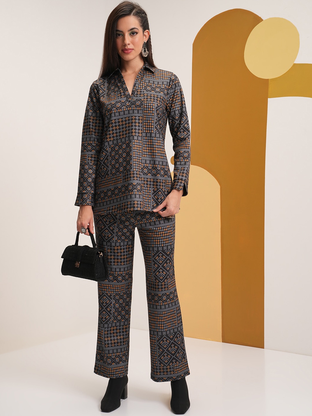 

Vishudh Geometric Printed Shirt Collar Tunic With Trousers, Black