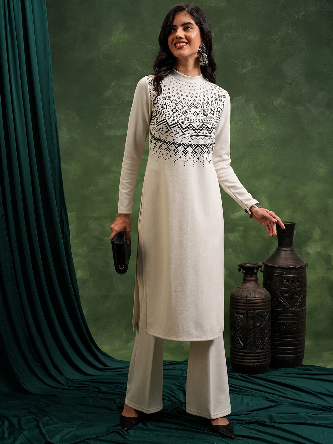 

Vishudh Winter Ethnic Motifs Printed Kurta, Off white