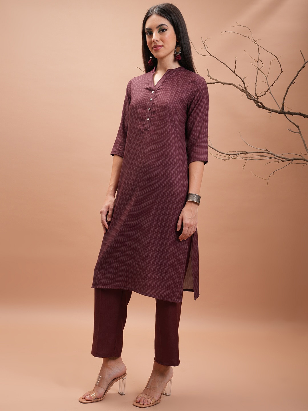 

Vishudh Ethnic Motifs Printed Winter Kurta with Trousers, Maroon