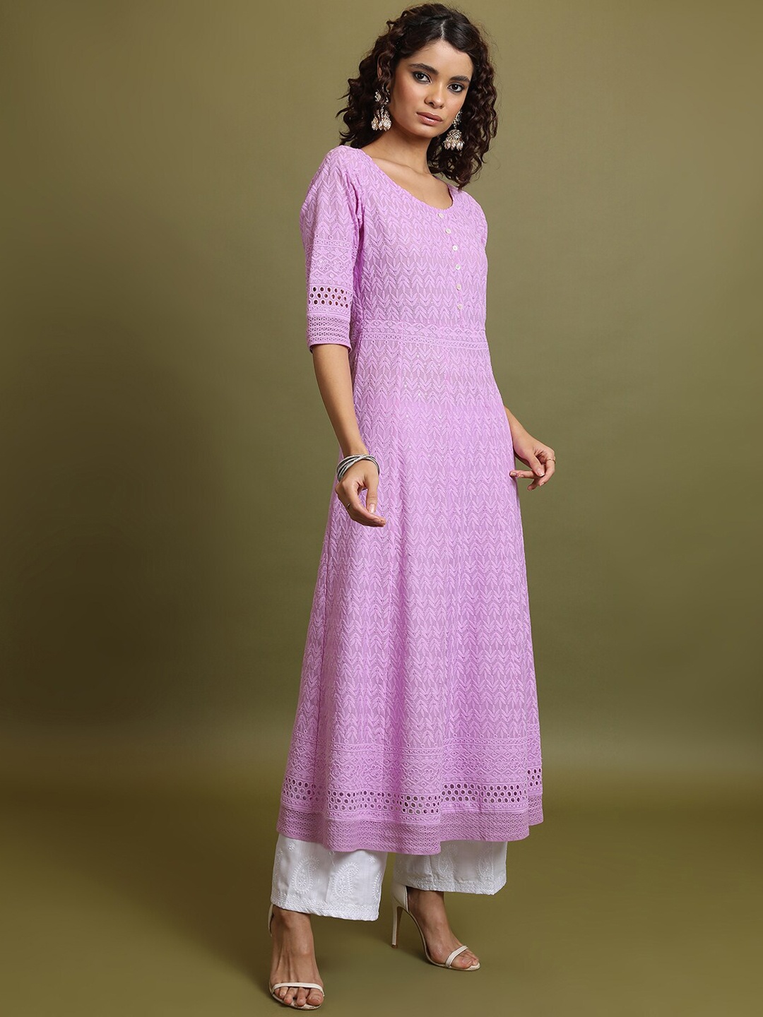 

Vishudh Geometric Embroidered Thread Work Anarkali Kurta, Lavender