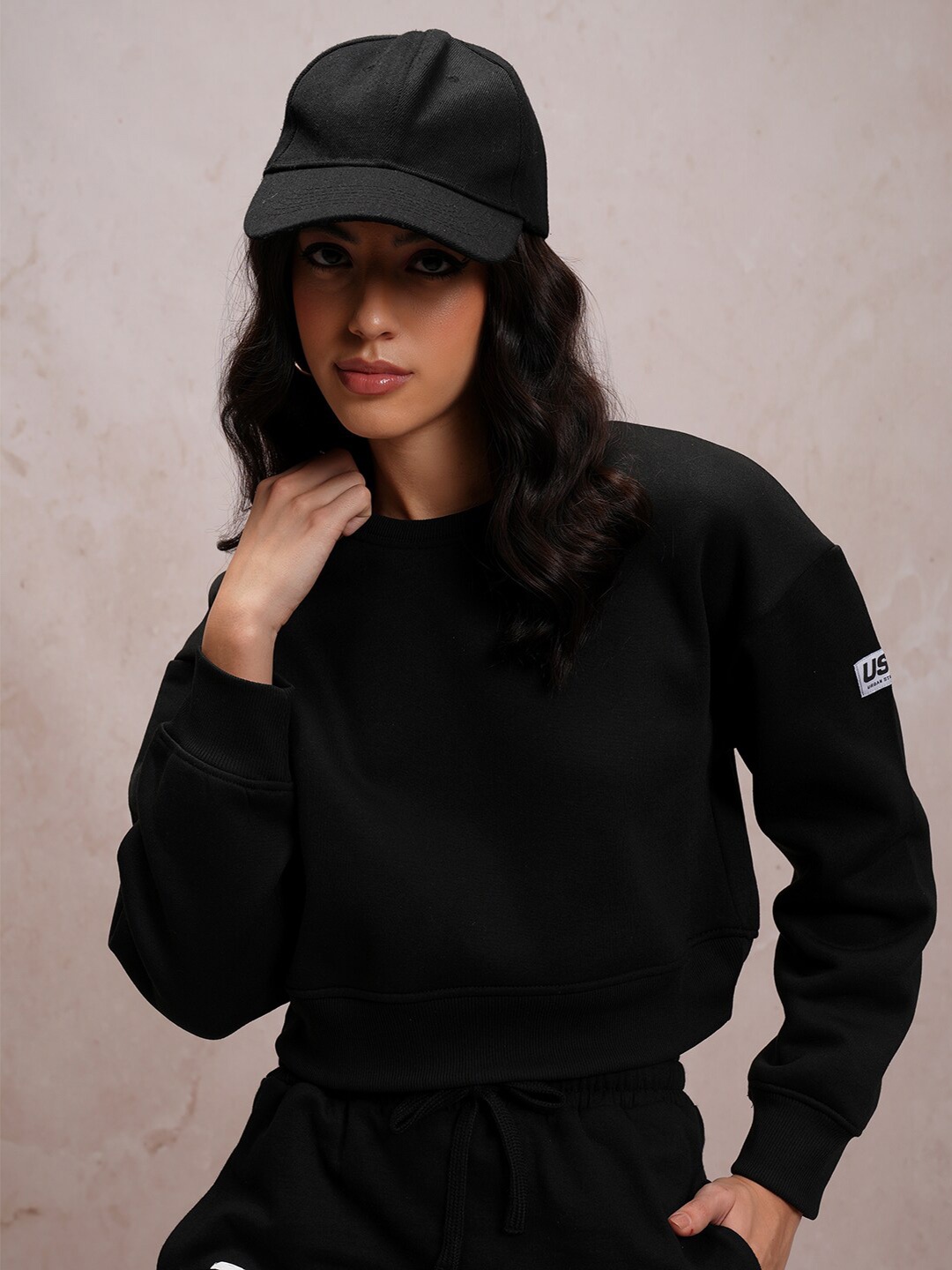 

Tokyo Talkies Round Neck Relaxed Fit Crop Pullover Sweatshirt, Black
