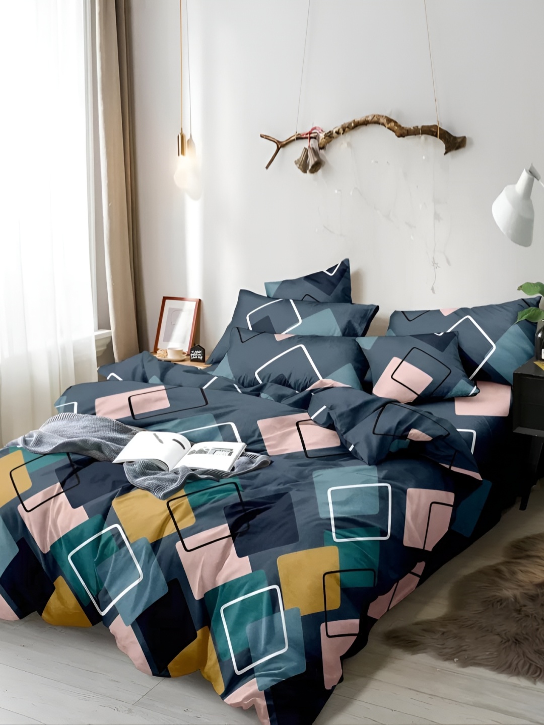 

THE HOME STYLE Blue & White Geometric 300 TC King Bedsheet with 2 Pillow Covers