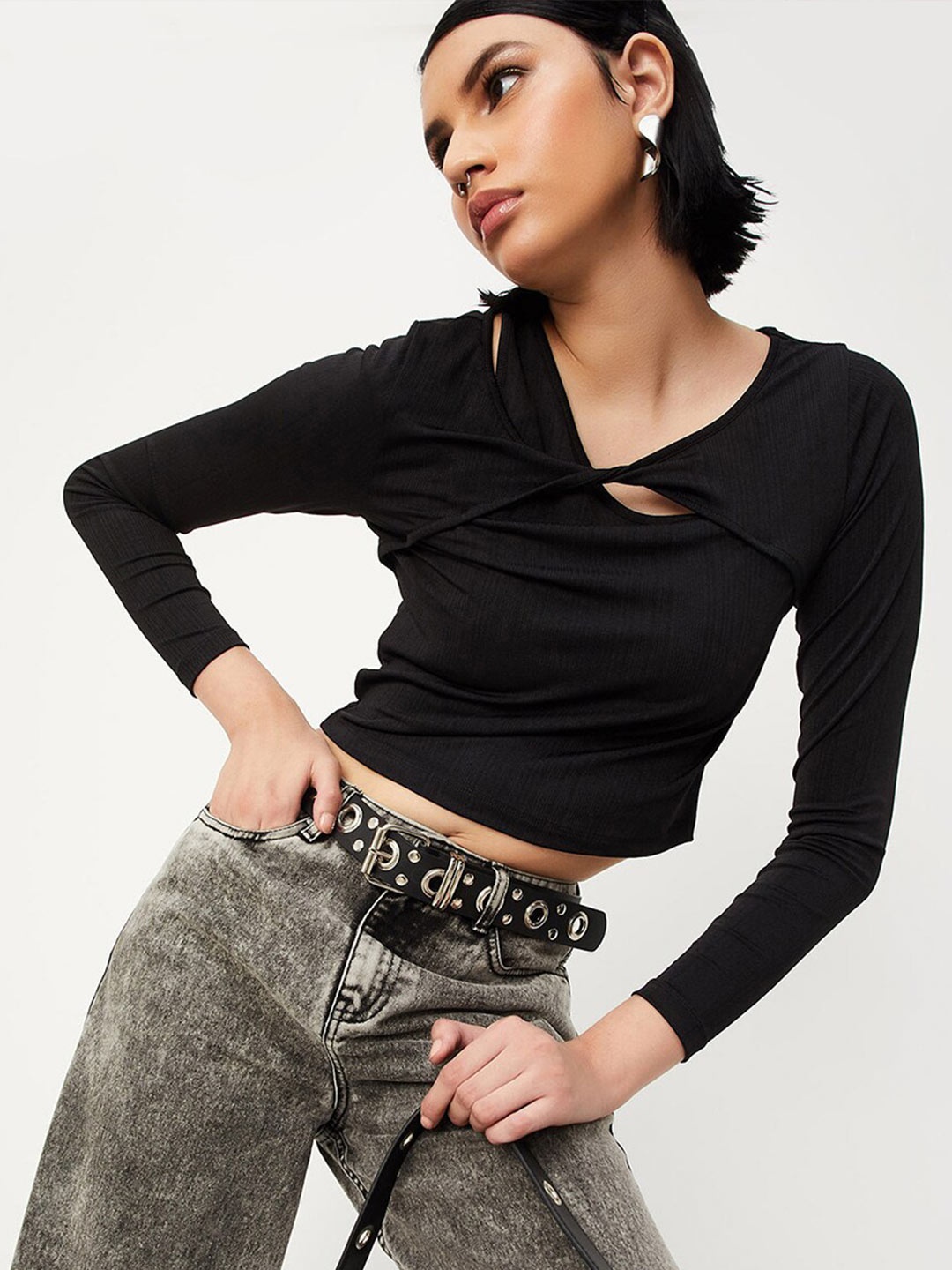 

max Striped Cut Out Crop Top, Black