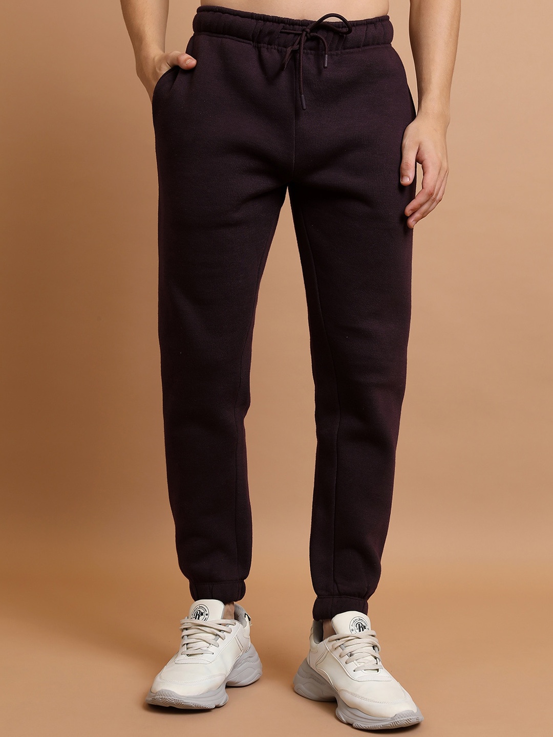 

HIGHLANDER Men Mid-Rise Slim Fit Joggers, Burgundy