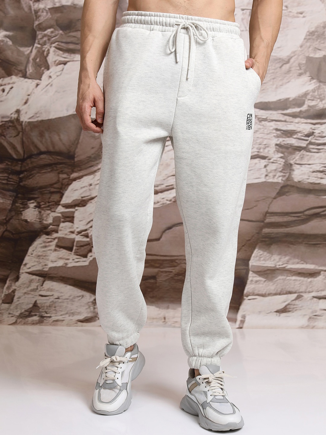 

HIGHLANDER Men Straight Fit Mid-Rise Joggers, White