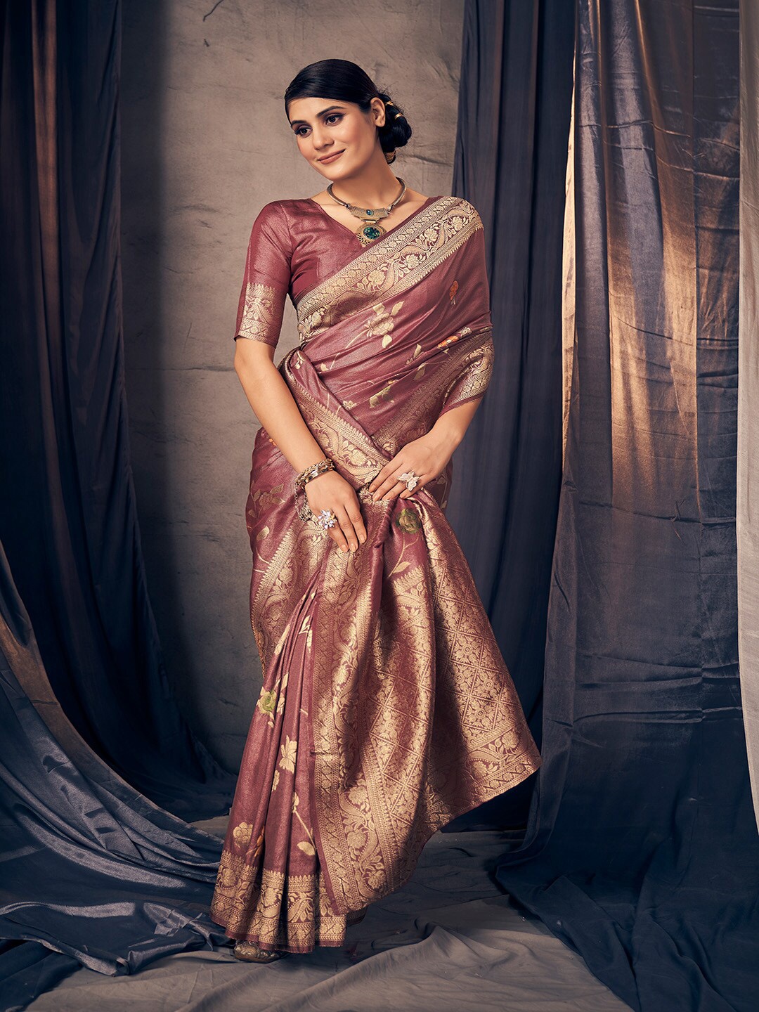 

Kalapushpi Coffee Brown Silk Blend Banarasi Saree