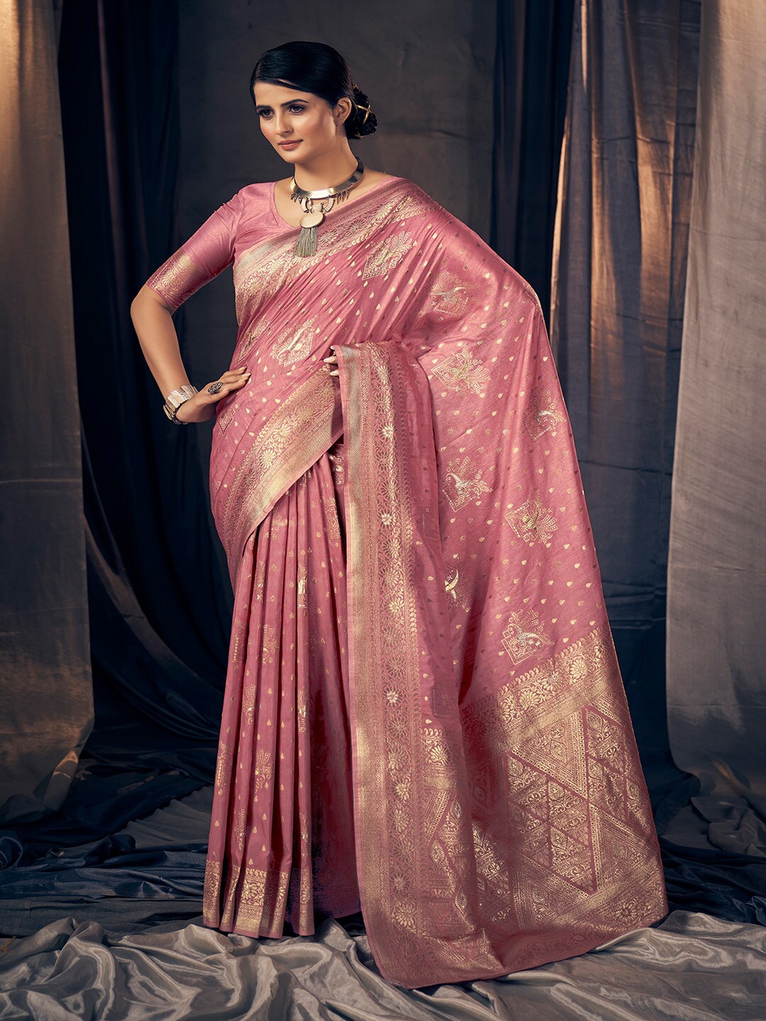 

Kalapushpi Peach-Coloured Silk Blend Banarasi Saree