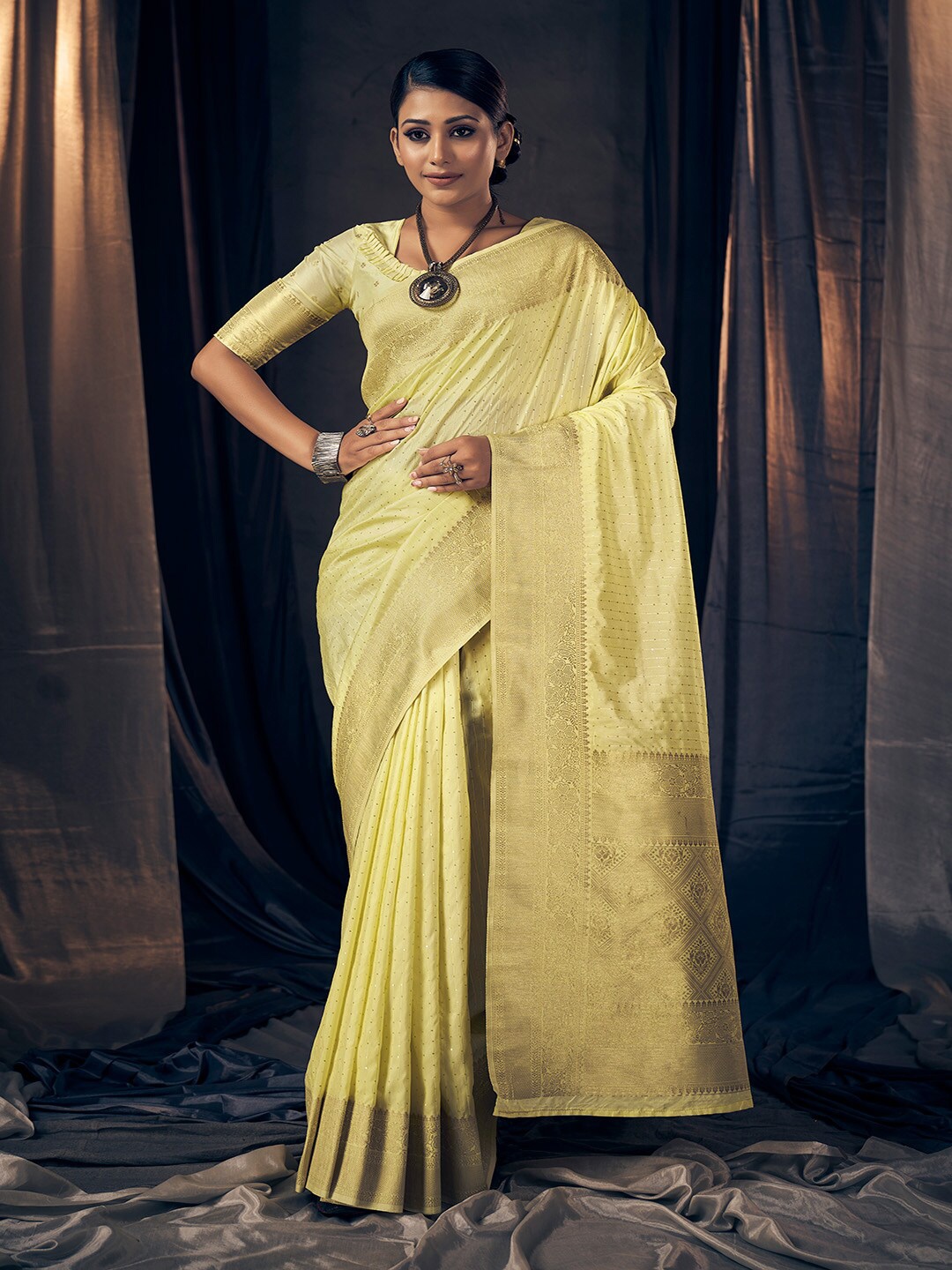 

Kalapushpi Yellow Silk And Zari Weaving Banarasi Saree