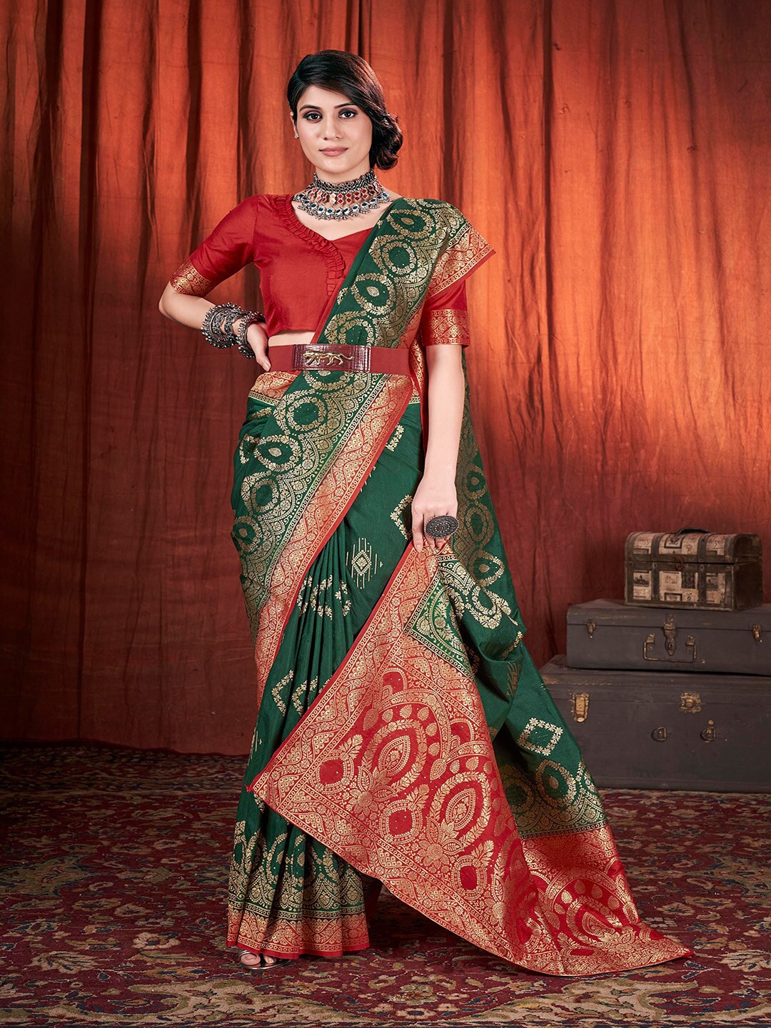 

Kalapushpi Silk Blend Banarasi Saree, Green