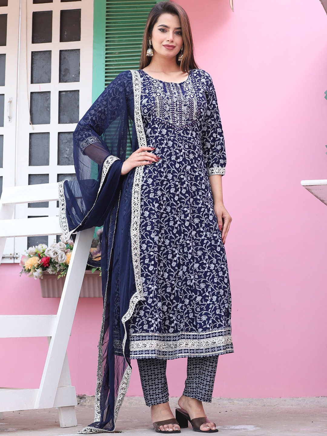 

SINGNI Ethnic Motifs Printed Kurta & Trousers With Dupatta, Blue